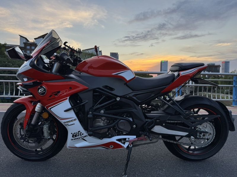 QJMOTOR 赛600