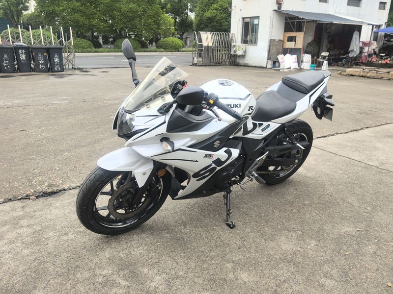 豪爵铃木 GSX250R