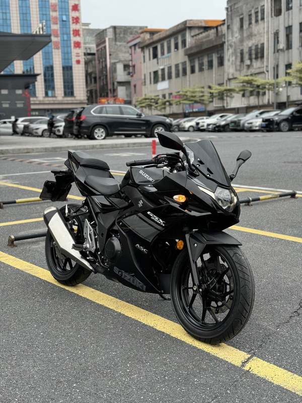 豪爵铃木 GSX250R