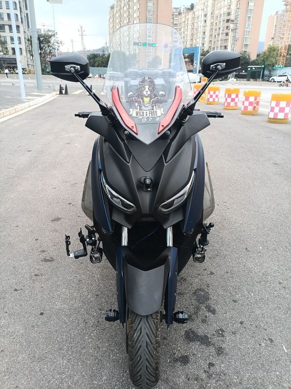 雅马哈 XMAX