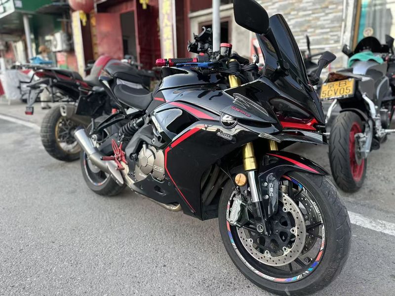 QJMOTOR 赛600