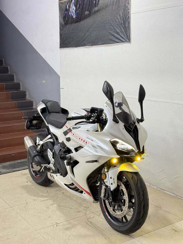 QJMOTOR 赛600
