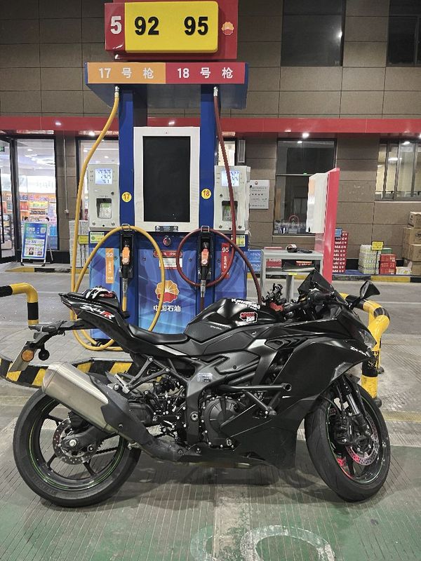 川崎 ZX-4R
