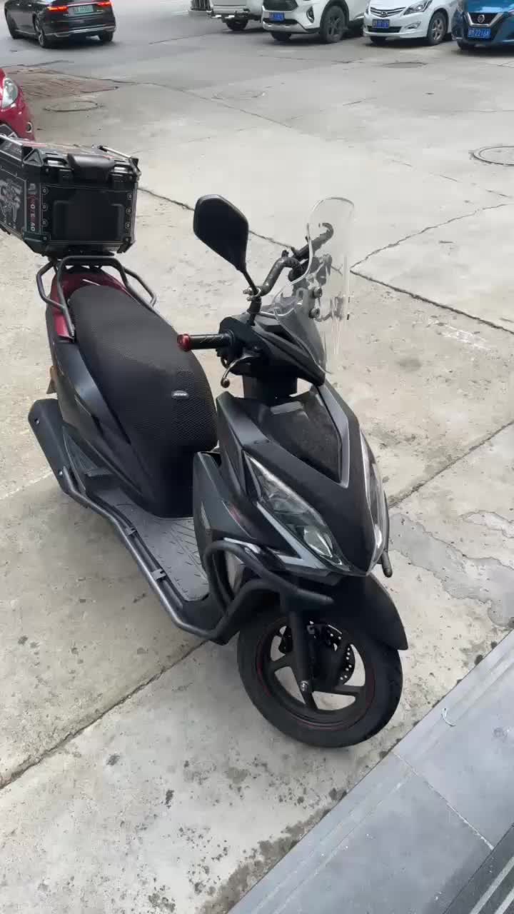 新大洲本田 裂行 RX125Fi