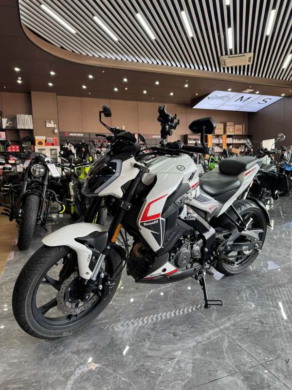 贝纳利 小迅龙 BN150S