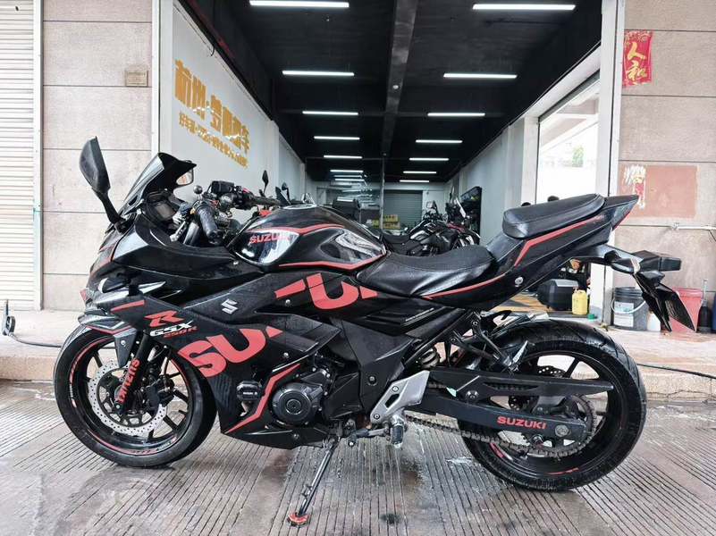豪爵铃木 GSX250R