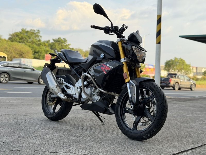 宝马 G 310 R