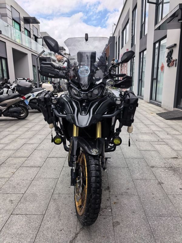 贝纳利 TRK702