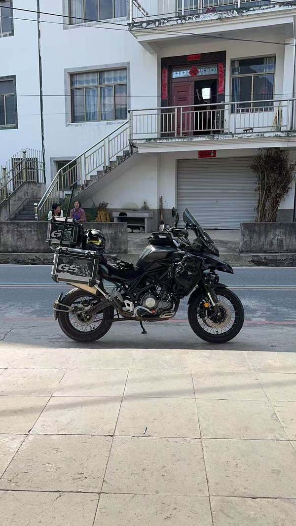 贝纳利 金鹏 TRK502