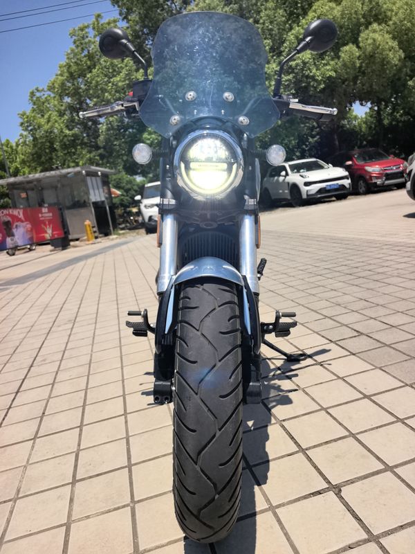 QJMOTOR 闪300S