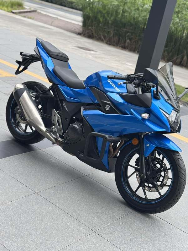 豪爵铃木 GSX250R
