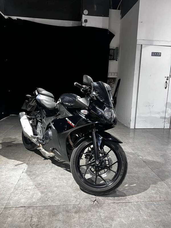 豪爵铃木 GSX250R