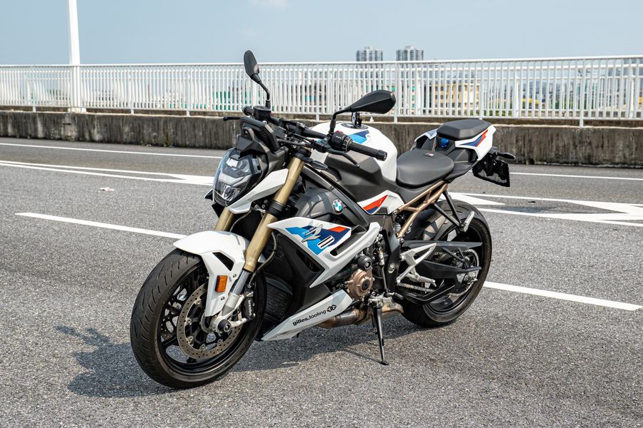 宝马 S 1000 R