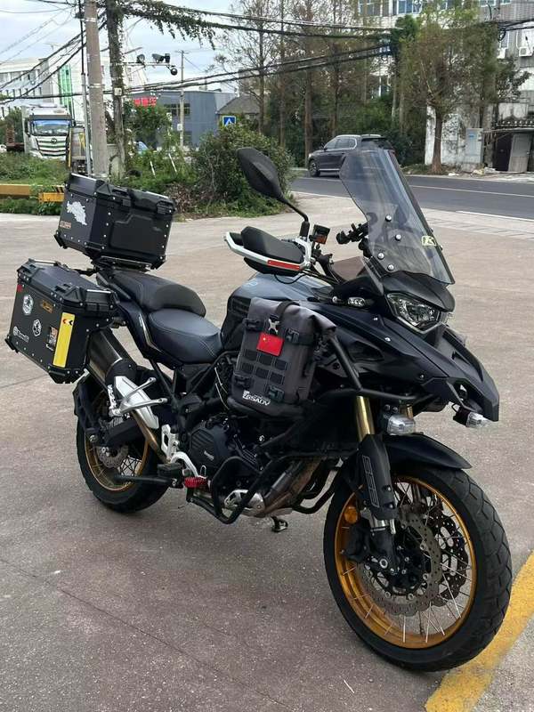 贝纳利 TRK552