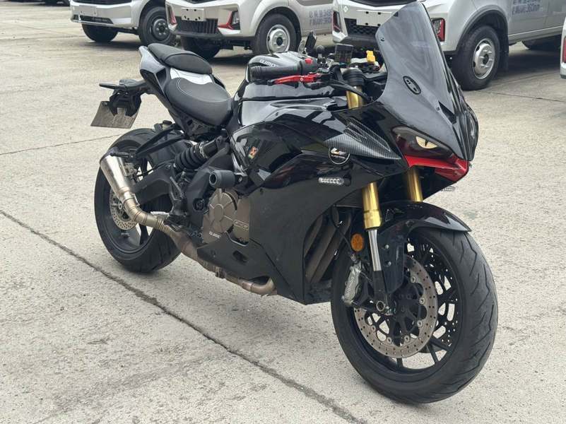 QJMOTOR 赛600