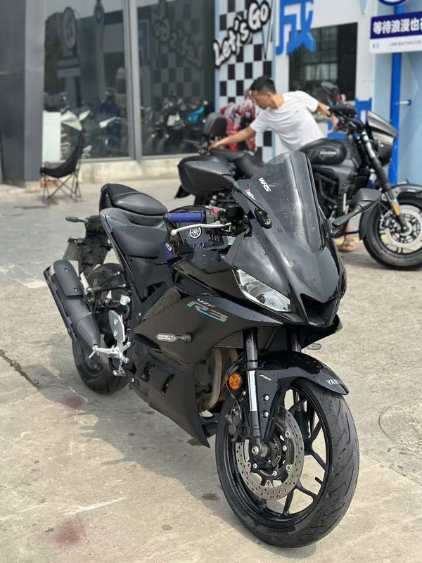 雅马哈 YZF-R3