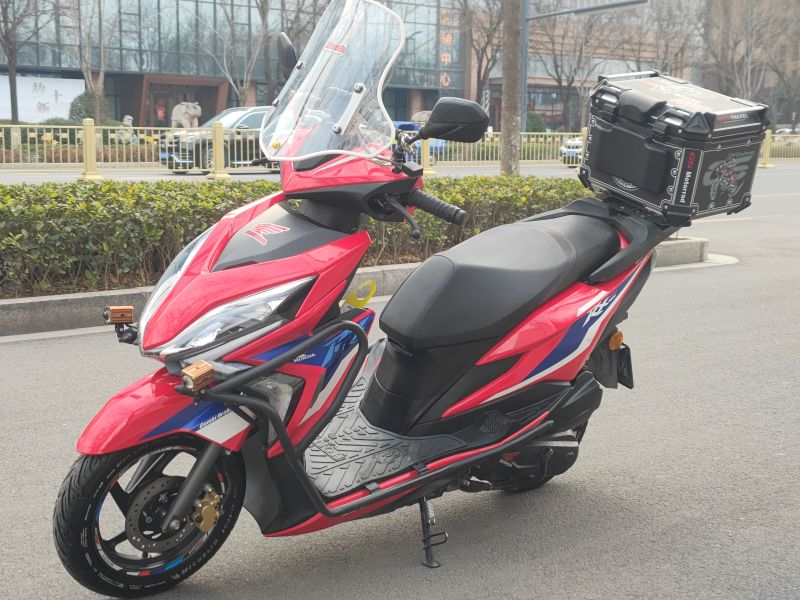 新大洲本田 裂行 RX125Fi