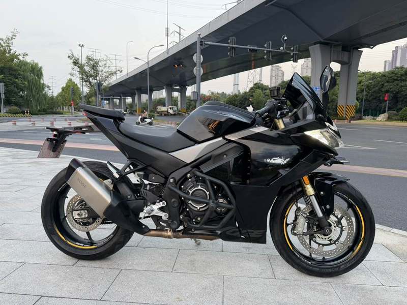 无极 RR525