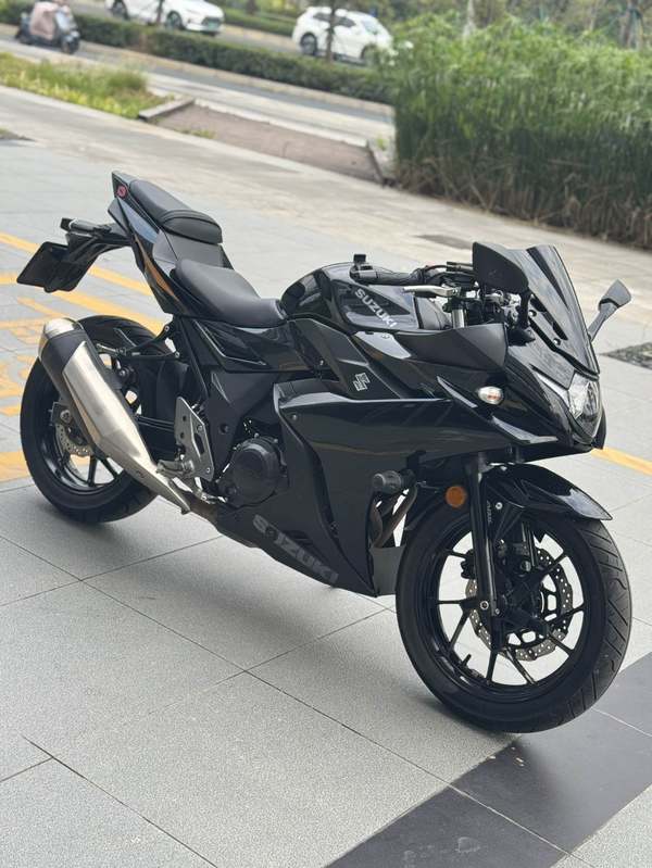 豪爵铃木 GSX250R