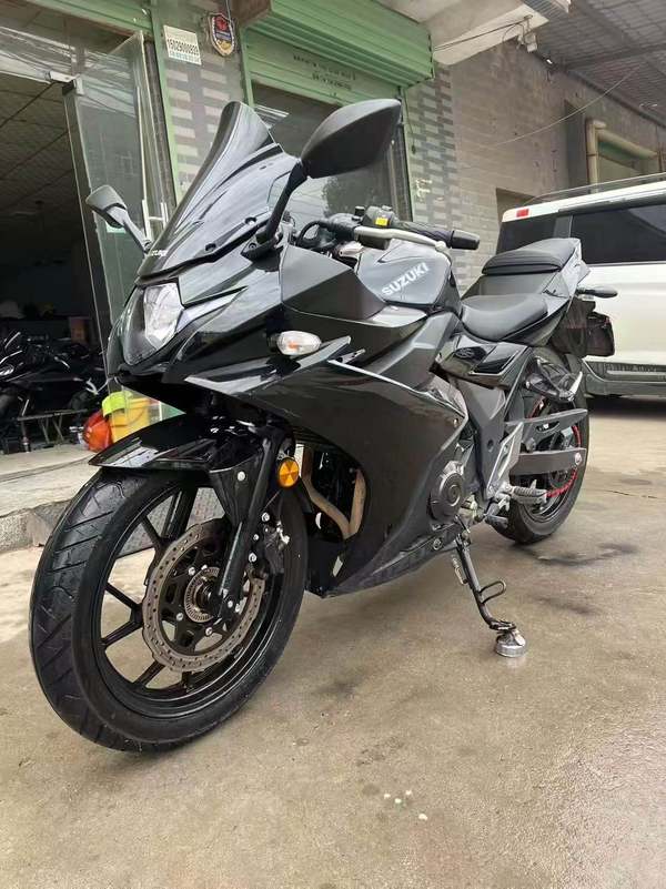 豪爵铃木 GSX250R