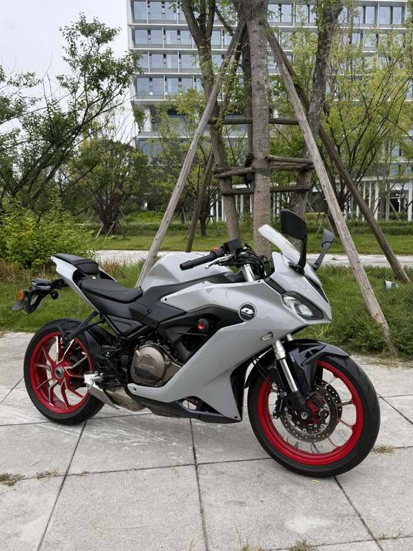 QJMOTOR 赛400