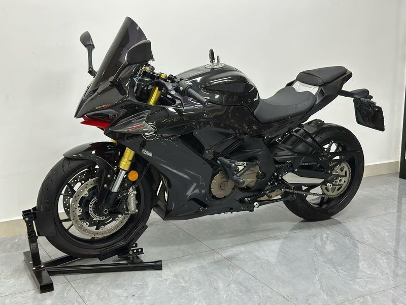 QJMOTOR 赛600