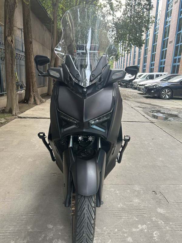 雅马哈 XMAX