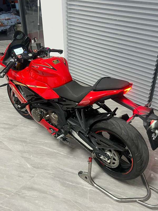QJMOTOR 赛600