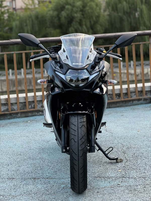 豪爵铃木 GSX250R
