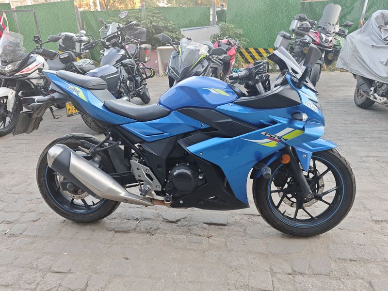 豪爵铃木 GSX250R