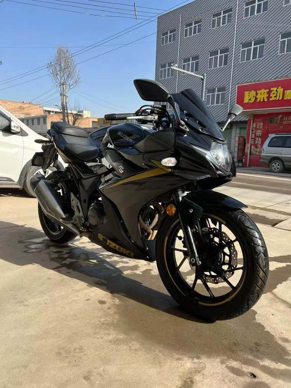 豪爵铃木 GSX250R