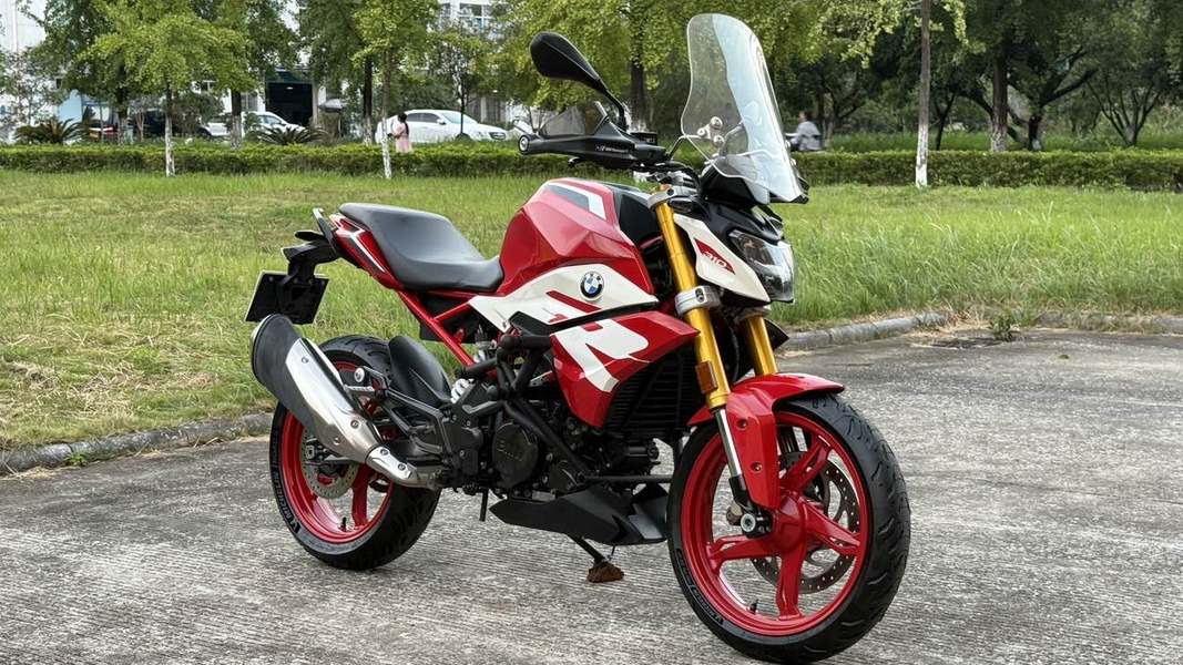宝马 G 310 R