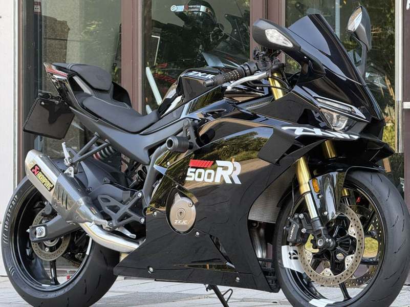 张雪机车 500RR