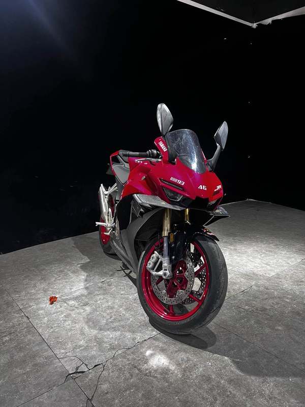 张雪机车 500RR
