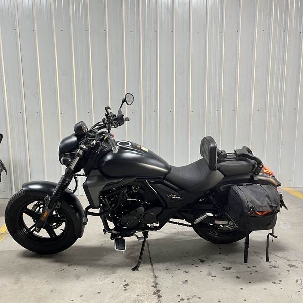 豪爵 TR300