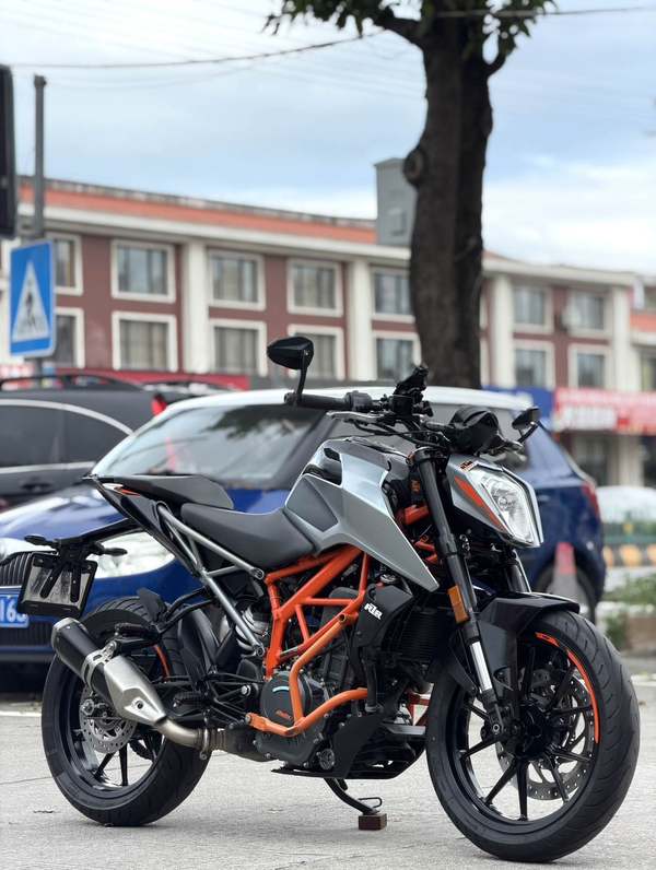 KTMR2R 250 Duke