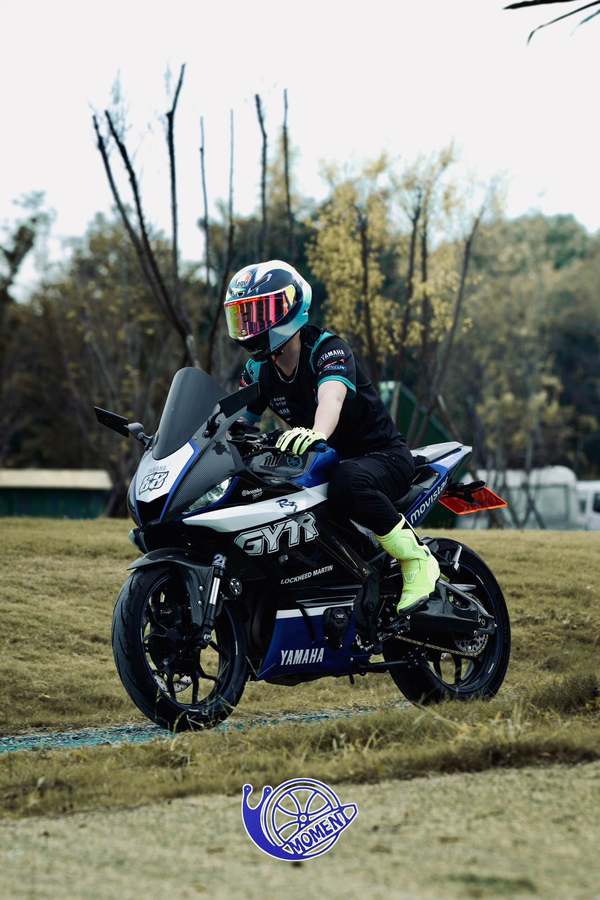 雅马哈 YZF-R3