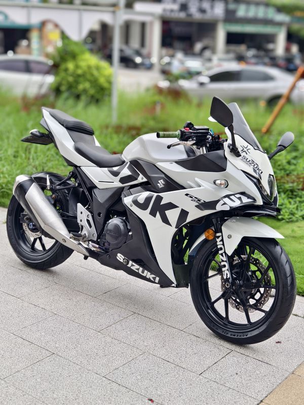 豪爵铃木 GSX250R