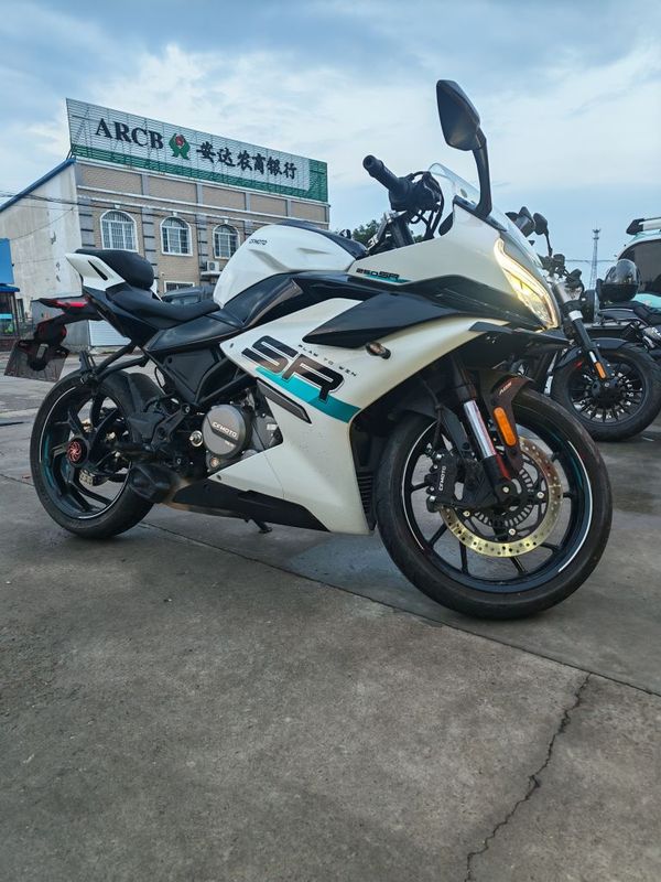 春风 250SR