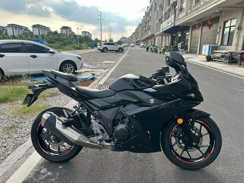 豪爵铃木 GSX250R