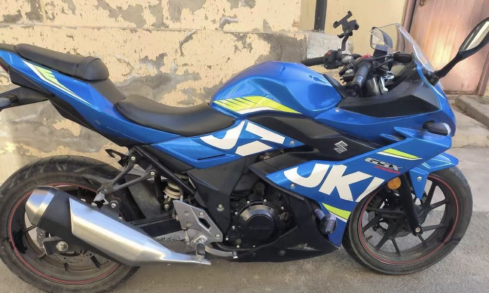 豪爵铃木 GSX250R
