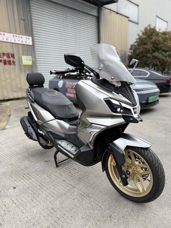 SYM三阳 Husky ADV 300
