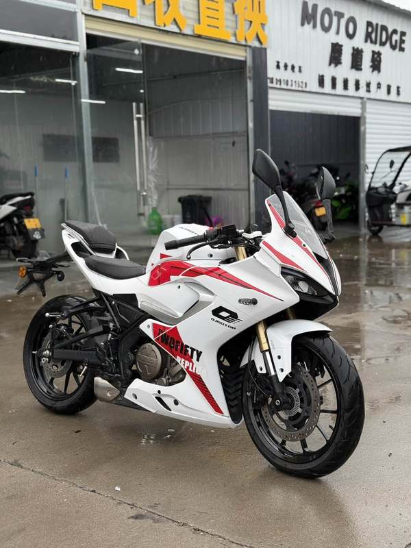 QJMOTOR 赛250