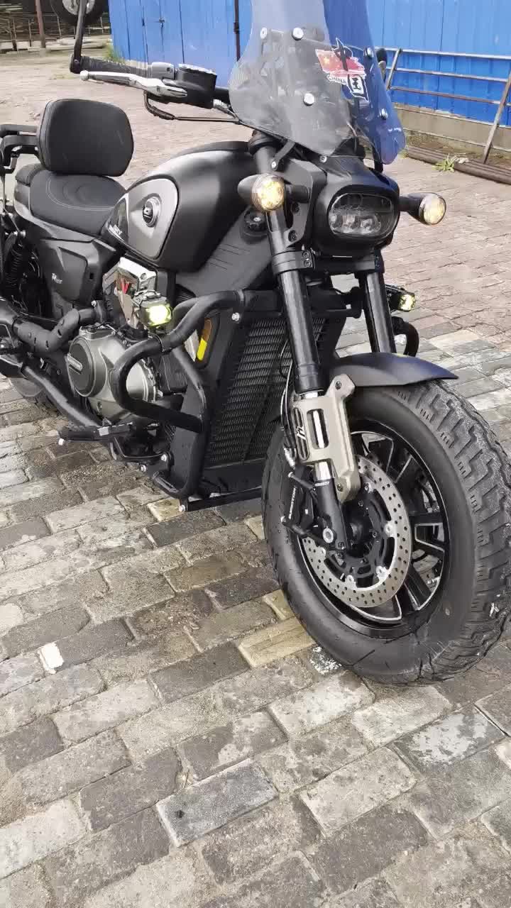 QJMOTOR 闪600