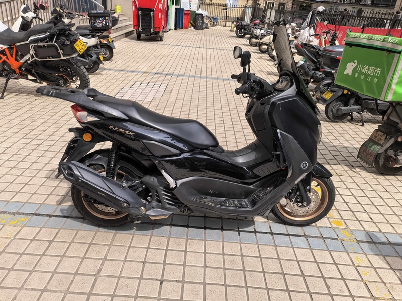 雅马哈 NMAX