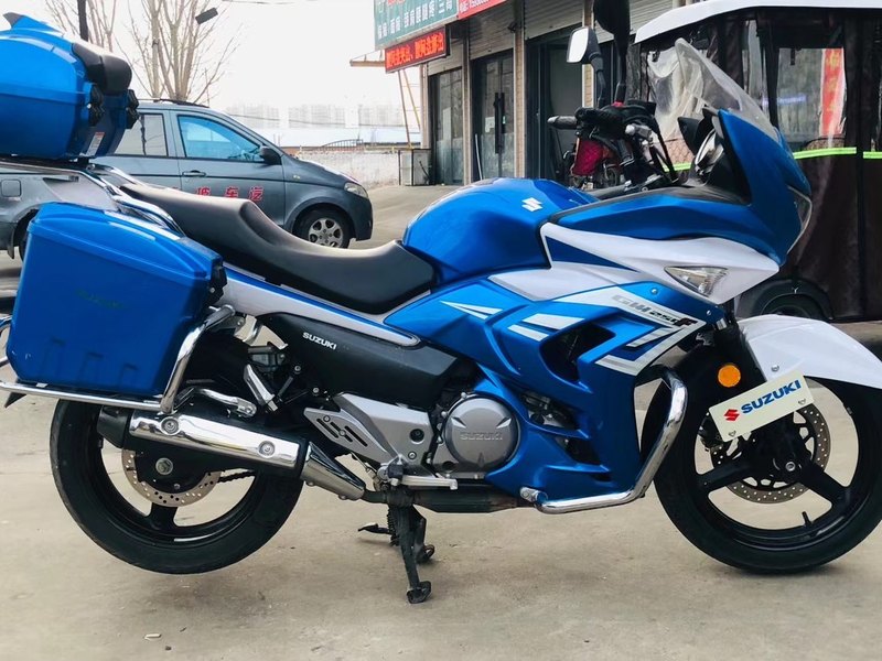 铃木 GW 250F Inazuma 