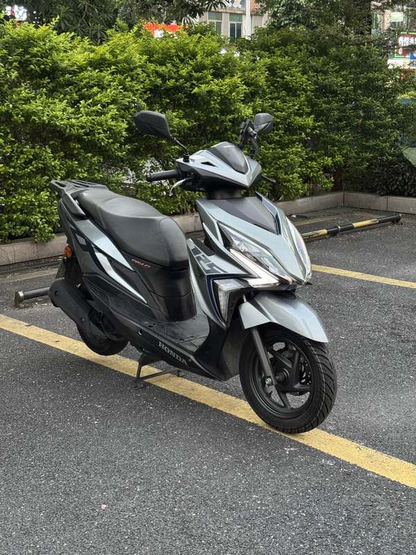 新大洲本田 裂行 RX125Fi
