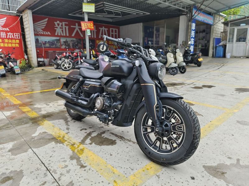QJMOTOR 闪400