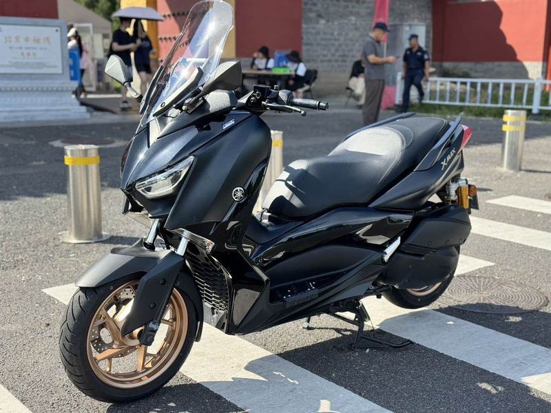 雅马哈 XMAX