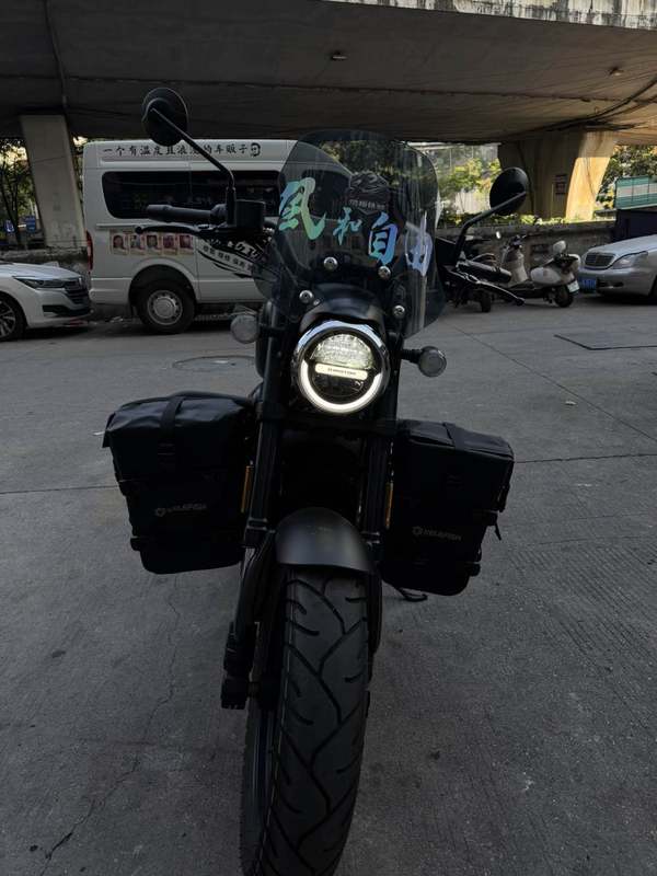 QJMOTOR 闪300S